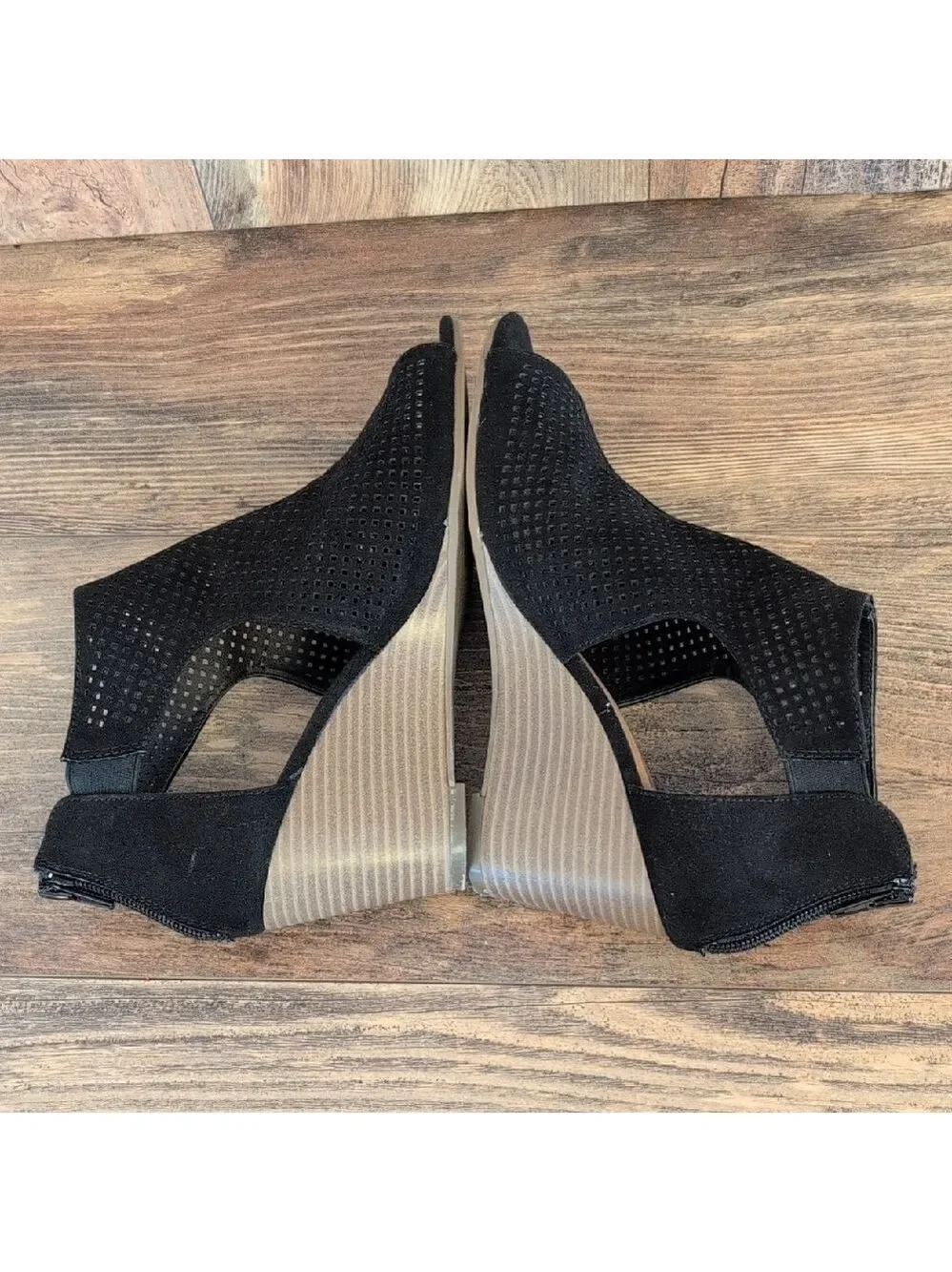 a.n.a Black Cutout Wedge Zip Back Peep Toe Sandals 7.5 L103